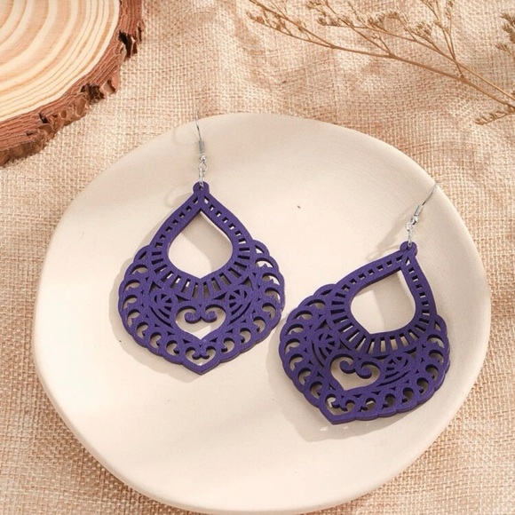 ❤️Purple Water Drop Wood Earrings - Picture 2 of 6